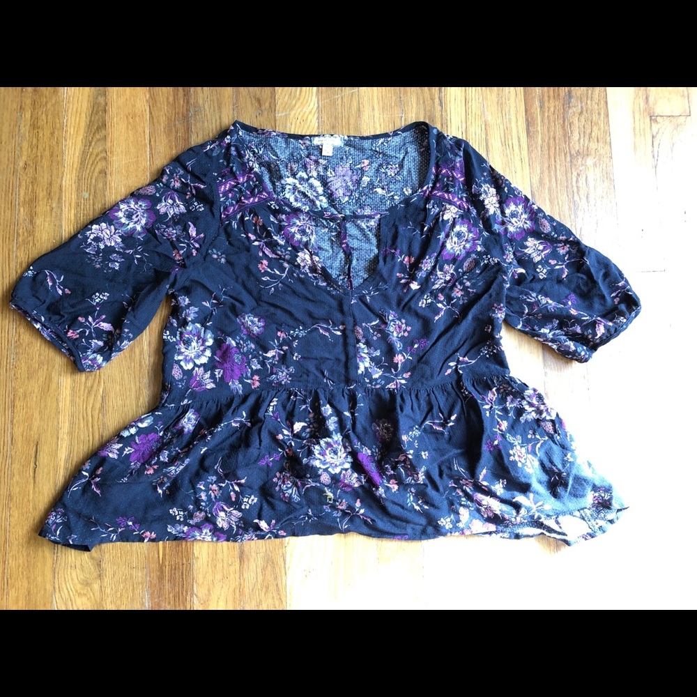 Navy floral top